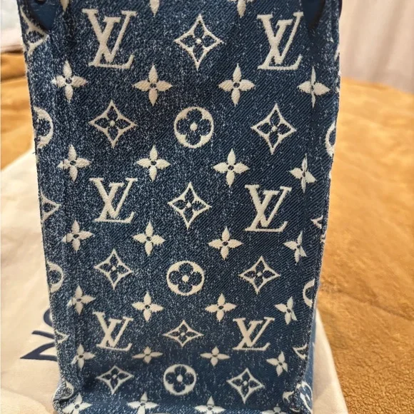 Louis Vuitton Blue Denim On The Go - Picture 5 of 7